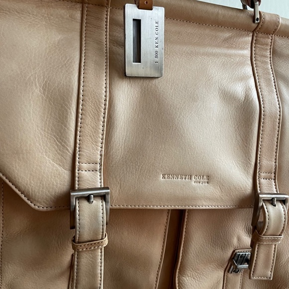 Kenneth Cole New York 'Just in Case' Leather Briefcase/Side Bag - Early 2000's - Picture 2 of 9